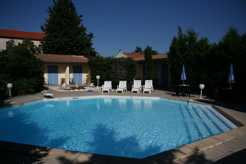 Logis La Cremaillere Hotel Montelimar Exterior photo